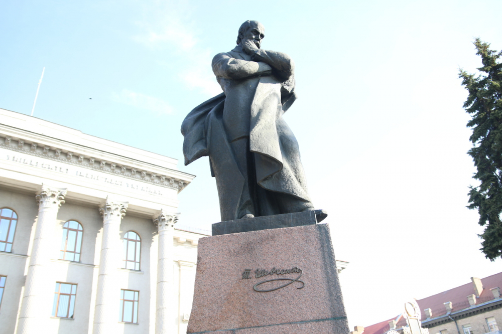 10 березня 2025 р. Хресний хід та заупокійна молитва у Луцьку з нагоди чергової річниці упокоєння Тараса Шевченка. Очолює митрополит Луцький і Волинський Михаїл. Світлини інформаційної служби єпархії.