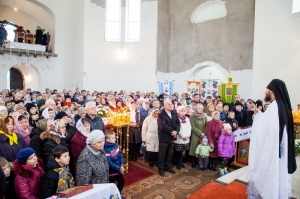 21 листопада 2015 р. Перша Літургія в храмі Архістратига Михаїла у Нововолинську. Світлини з архіву священика Олексія Гольчука.