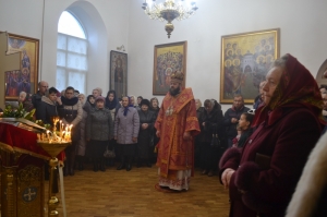 7 листопада 2015 р. Божественна Літургія в храмі Великомучениці Катерини жіночого монастиря Святителя Василія Великого у Луцьку з нагоди престольного свята. Очолює митрополит Луцький і Волинський Миха