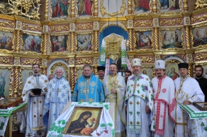 13 липня 2016 р. У Камінь-Каширську. Урочиста Літургія на честь свята Волинського образа Божої Матері та з нагоди 40-річчя декана і настоятеля цієї парафії протоієрея Володимира Мицька. Світлини з архіву протоієрей Володимира Мицька.