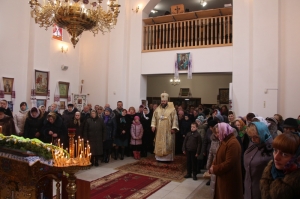 26 листопада 2016 р. Божественна Літургія в луцькому храмі Святителя Йоана Золотоустого з нагоди престольного свята. Освята іконостасу. Очолює митрополит Луцький і Волинський Михаїл. Світлини інформаційної служби єпархії.