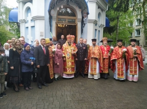 6 травня 2019 р. Божественна Літургія з нагоди храмового свята у храмі Великомученика Юрія Переможця у Луцьку. Оочолює митрополит Луцький і Волинський Михаїл. Світлини інформаційної служби єпархії.