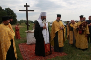 7 липня 2019 р. Освячення хрест на березі Стира в с. Рованці Луцького районного деканату на місці майбутньої каплиці. Світлини інформаційної служби єпархії.