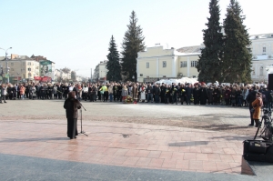 25 лютого 2021 р. Урочистості з нагоди з нагоди 150-річчя від дня народження Лесі Укранки перед пам’ятним знаком поетесі на Театральному майдані Луцька та в обласному музично-драматичному театрі імені Тараса Шевченка. Світлини інформаційної слуби єпархії.