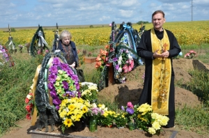 27 серпня 2021 р. Молитва за спокій душі волинського письменника, дослідника Ігоря Ольшевського. Світлини Леоніда Максимова.