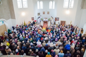 21 листопада 2015 р. Перша Літургія у церкві Архістратига Михаїла в Нововолинську. Світлина з архіву священика Олексія Гольчука