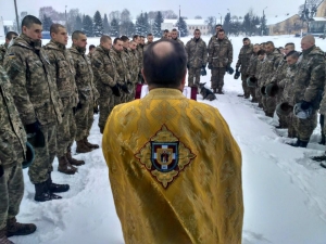 6 грудня 2016 р. У Володимирі-Волинському правлять подячний молебінь для бійців 14 бригади. Світлини з архіву священика Матвій Олінйика.