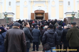 5 лютого 2017 р. Похорон луцького міського голови Миколи Романюка. Світлина з сайта Volynnews.com