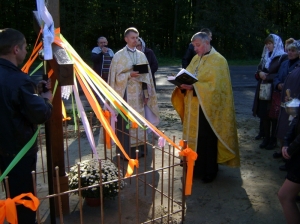 8 жовтня 2017 р. Освята поклонного хреста в Жабці. Світлина з архіву священика Андрія Хром’яка