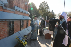 17 жовтня 2018 р. Освячення стели борцям за волю України в с. Промінь Луцького районного деканату. Світлина інформаційної служби єпархії