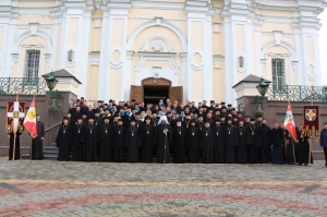 23 жовтня 2018 р. Після Богослужіння перед кафедральним собором Святої Трійці в Луцьку. Світлина інформаційної служби єпархії