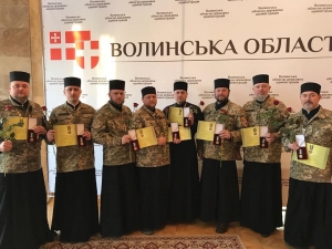 7 березня 2019 р. Капелани із відзнаками в облдерадміністрації. Світлина з архіву протоієрея Андрія Мовчанюка.