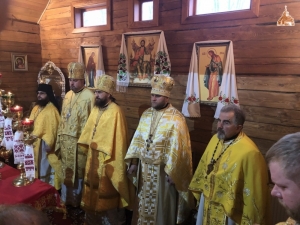 25 грудня 2019 р. Під час Божественної літургії у Воскресенському храмі Гурбинської обителі на Повстанських Могилах. Світлини з сайта rivne-cerkva.rv.ua.