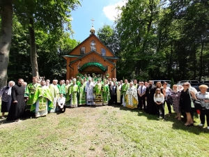 25 червня 2020 р. У Святогірському чоловічому монастирі Положення ризи Пресвятої Богородиці на Львівщині. Світлини з фейсбук-сторінки протоієрея Руслана Матвієнка і Чернецтва Волині