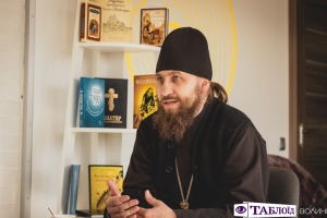 Архімандрит Константин (Марченко). Світлини з сайта volyn.tabloyid.com Архімандрит Константин (Марченко). Світлини з сайта volyn.tabloyid.com