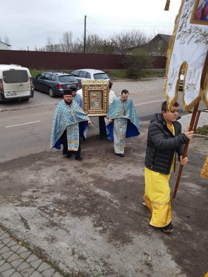 15 листопада 2020 р. Ікона «Відрада» на парафії Успіння пресвятої Богородиці. Світлини з архіву протоієрея Андрія Мовчанюка.