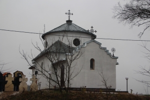 12 грудня 2020 р. Церква Покрови Пресвятої Богородиці поблизу хутора Черуковатиця урочища Красна Гора (межа сіл Журавники Волинської та Стоянів Львівської областей). Світлина інформаційної служби єпархії