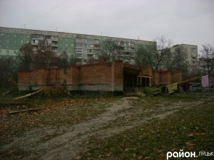 10 грудня 2015 р. Священик Микола Савчук біля храму Благовіщення Пресвятої Богородиці. світлина з сайта Lutsk.rayon.in., фото 5