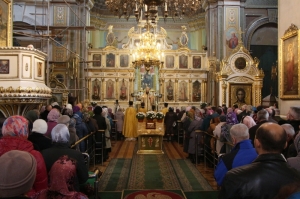 15 листопада 2015 р. Проповідь митрополита Луцького і Волинського Михаїла на завершення Божественної Літургії в кафедральному соборі Святої Трійці. Світлина інформаційної служби єпархії