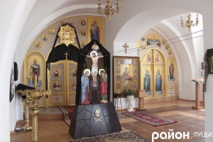 У луцькому Свято-Архангельському монастирі. Світлини з сайта Lutsk.rayon.in.ua., фото 4