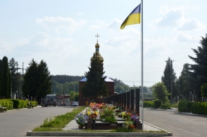 Церква Воскресіння Христового на міському кладовищі поблизу с. Гаразджа. Світлини з сайта Кonkurent.in.ua, фото 2