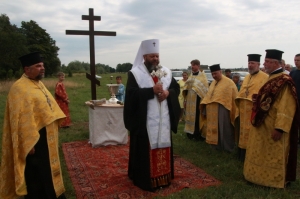 7 липня 2019 р. Слово митрополита Луцького і Волинського Михаїла після освячення хреста на березі Стира навпроти міського пляжу в с. Рованці Луцького районного деканату на місці майбутньої каплиці. Відео єпархіальної телестудії «Собор».